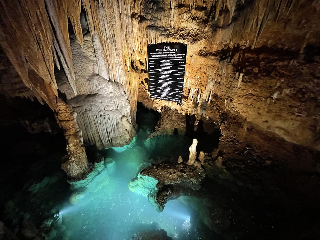 Virginia - Luray: Luray Caverns - Wishing Well