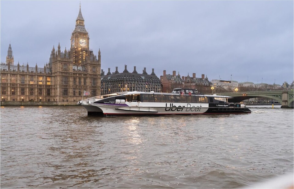 British_Airways-Uber_Boat_by_Thames_Clippers-
